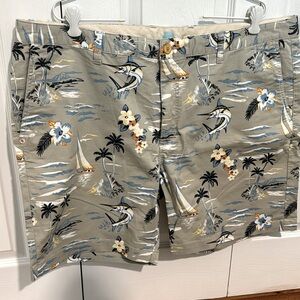 Men's Tommy Bahama shorts size 42.